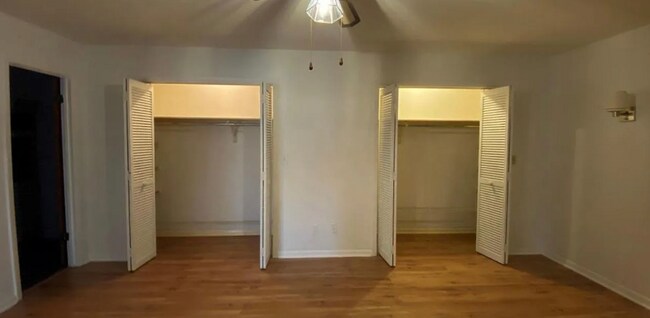 Foto del edificio - 992 S Marion Ave