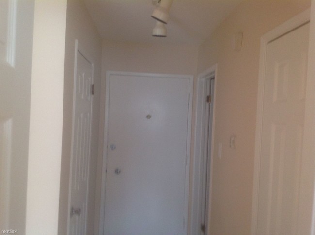 Foto del edificio - 1 br, 1 bath Apartment - 270 12th Ave
