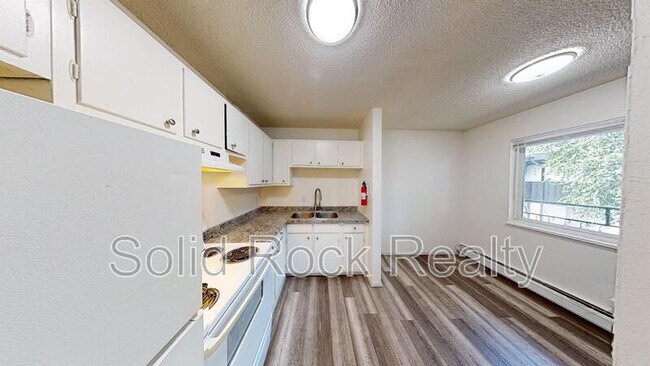 Photo - 1411 S Corona Ave Apartment