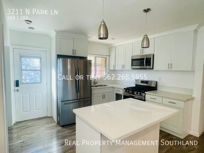 Building Photo - Remodelled 3 Bed 2 Bath Home in Long Beach!