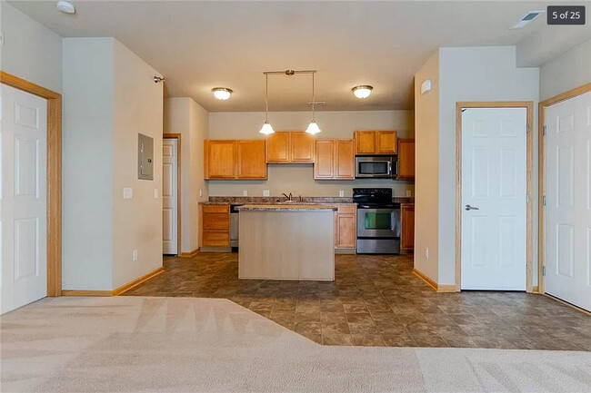 Kitchen - 1805 SW White Birch Cir