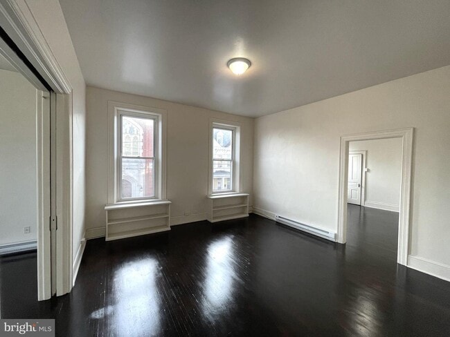Building Photo - 143 E Antietam St