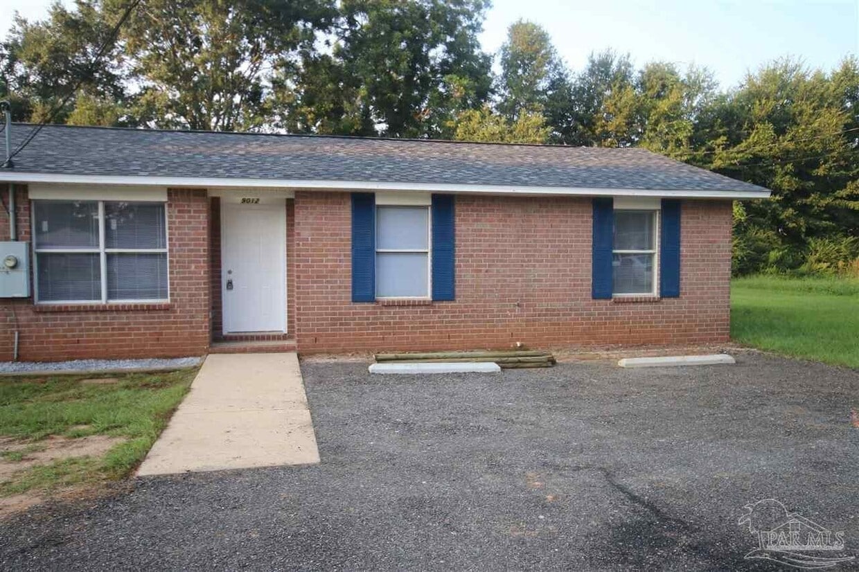 Primary Photo - 9012 Bowman Ave