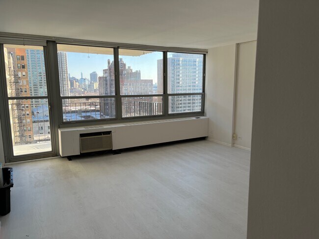 Living Room - 3550 N Lake Shore Dr