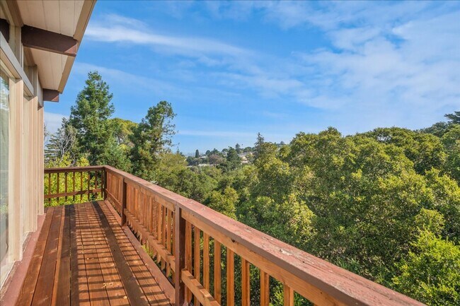 Building Photo - Private Belmont Home | 3 Bed | 3 Bath | 2,272 Sq. Ft.