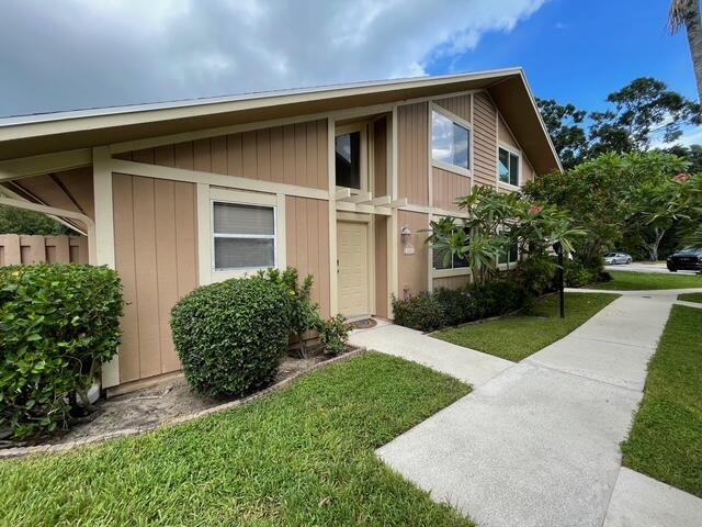 Foto del edificio - 121 Maplecrest Cir