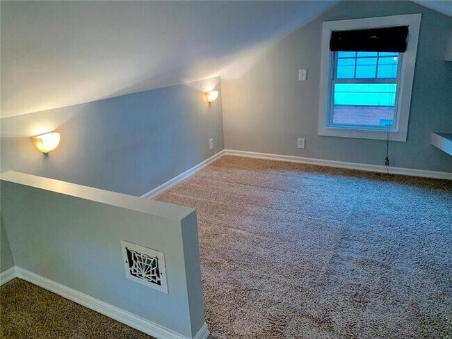 Building Photo - Fantastic 2bd/1ba home! Coming soon!