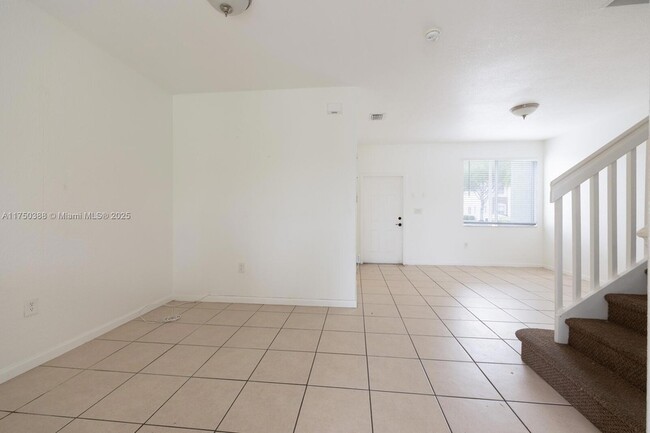 Foto del edificio - 2818 SE 16th Ave