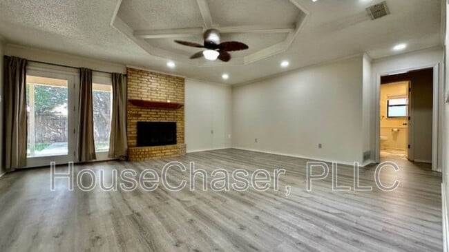 Building Photo - 6814 Hyden Ave
