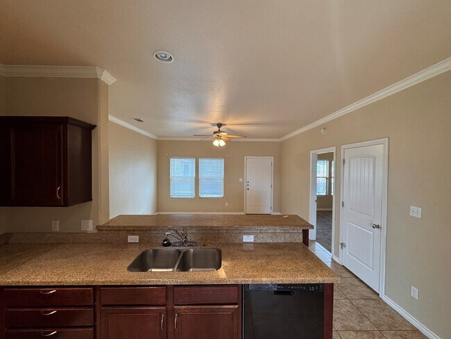 Foto del edificio - 7214 Barksdale Ln