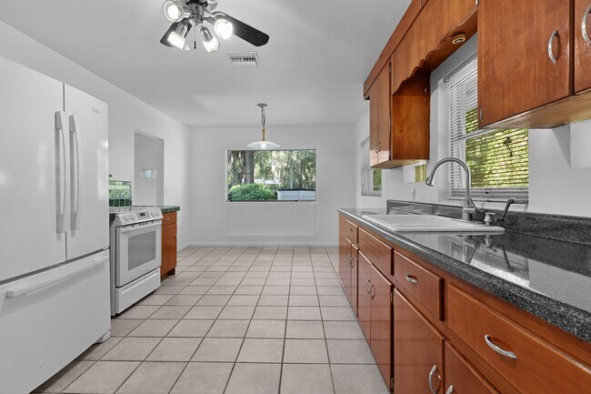 Foto del edificio - 506 NE 10th Ave