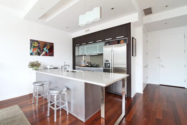 Foto del edificio - 170 N 11th St