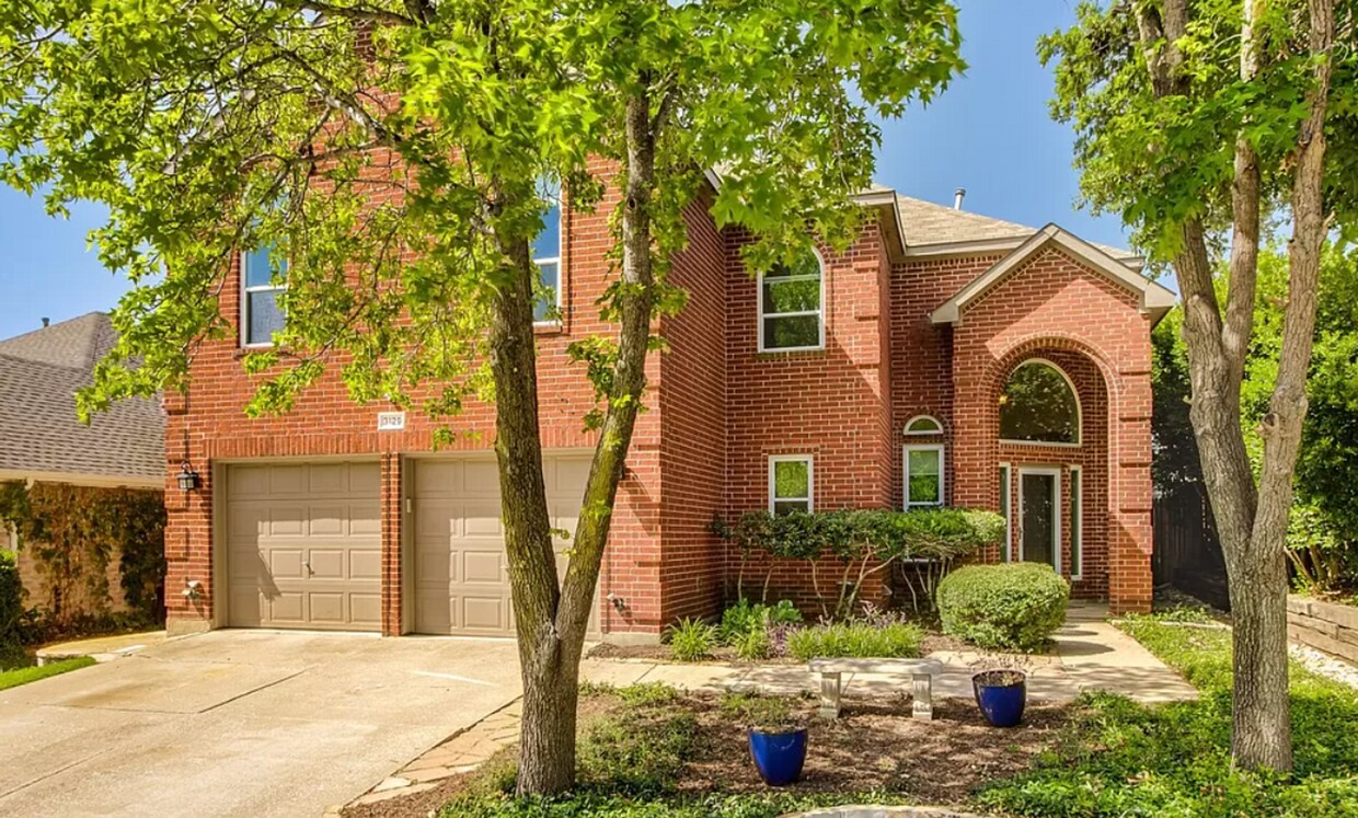 Primary Photo - Prestine Flower Mound Home with Pool/Outdo...