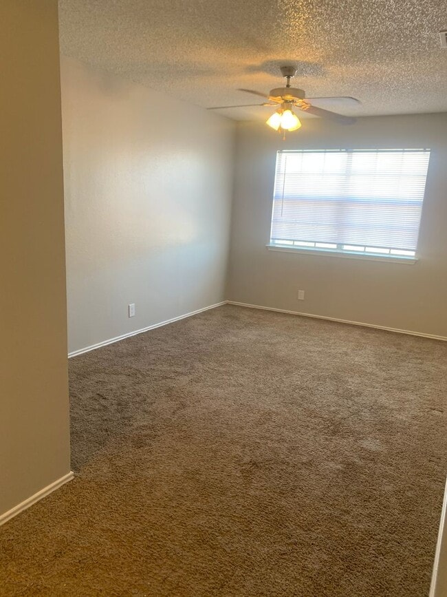 Building Photo - 7814-7816 Las Olas Blvd