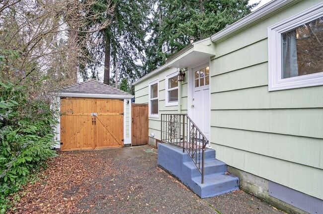 Building Photo - Prime Fircrest Location — Comfortable 2-Bedroom Home for Rent