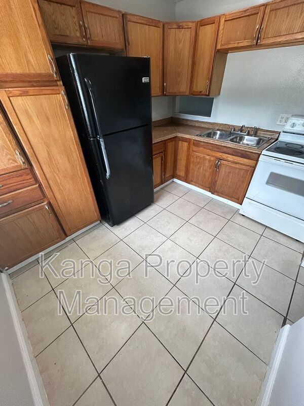 Foto principal - 3208 Louisiana Ave