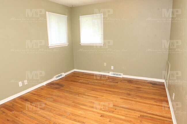 Foto del edificio - 1024 N Taft Hill Rd