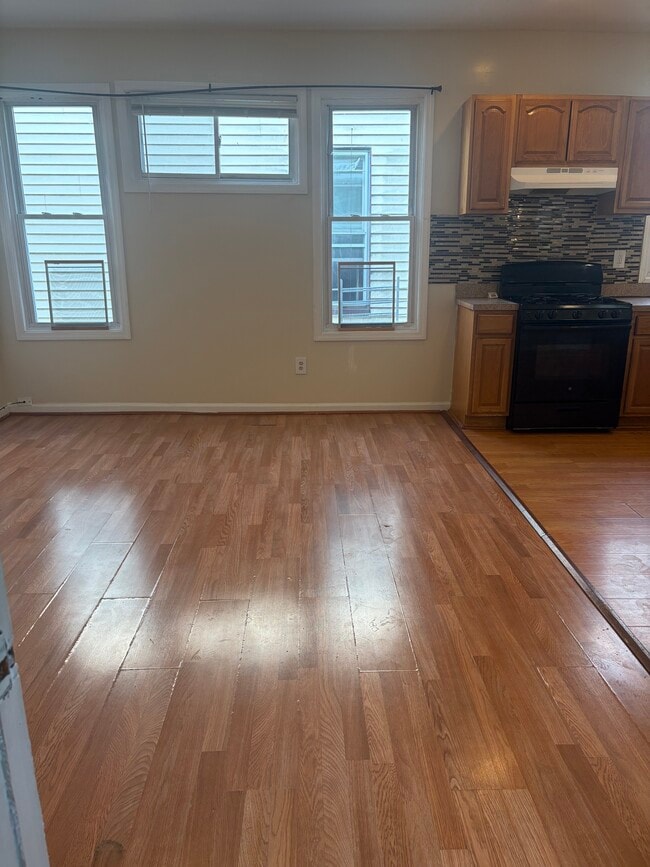 Livingroom - 117 Schley St
