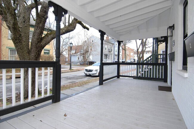 Building Photo - 37 S Perry St