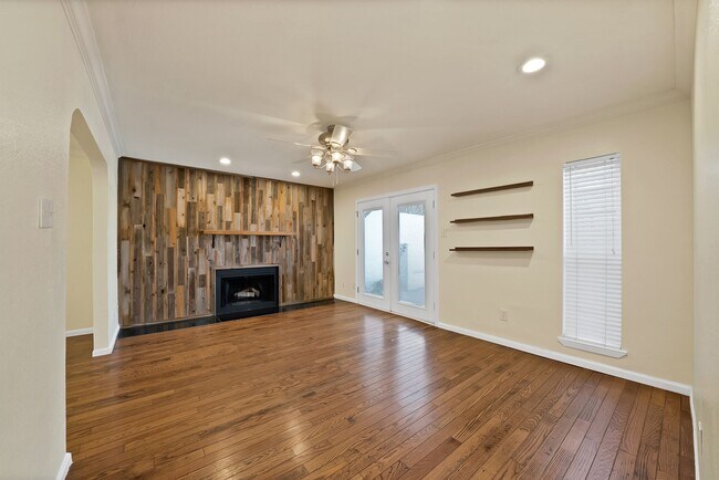 Foto del edificio - 2303 Park Hill Dr