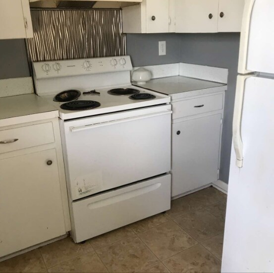 Foto del edificio - 407 Filhiol Ave