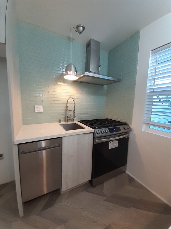 Foto del edificio - 5005 W 12th St