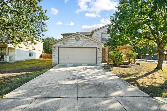 Building Photo - 5 Bedroom/3 Bath Retama Springs Subdivision