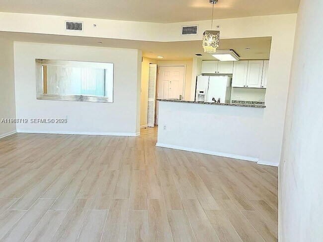 Foto del edificio - 19501 W Country Club Dr