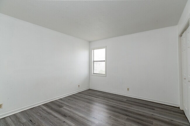 Foto del edificio - 801 Burcale Rd