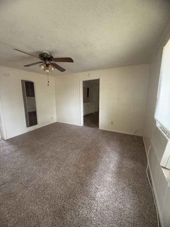 Foto del edificio - 3495 Country Club Rd