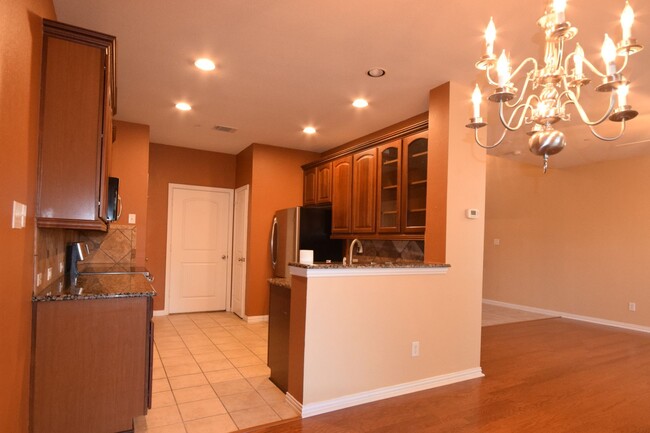 Foto del edificio - Beautiful 2 bed, 2.5 Bath Townhome in Plano