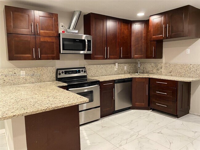 Foto del edificio - 7761 NW 42nd Pl