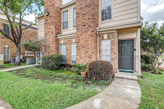 Foto del edificio - 2626 Holly Hall St