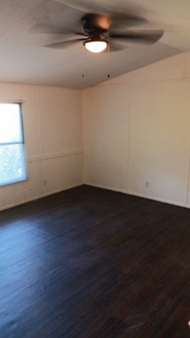Building Photo - Renovated 3-Bed, 2-Bath Mobile Home