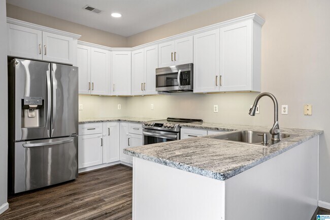 Building Photo - 141 Calumet Dr