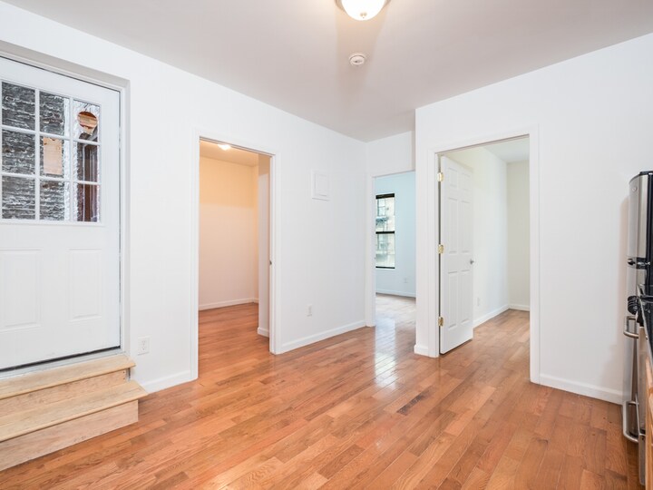 Foto principal - 163 E 93rd St