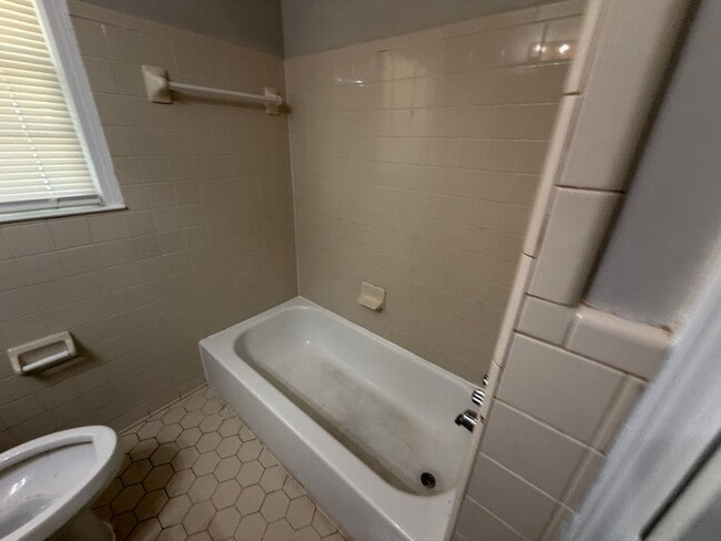 Building Photo - 4360 Walnut Hill Dr