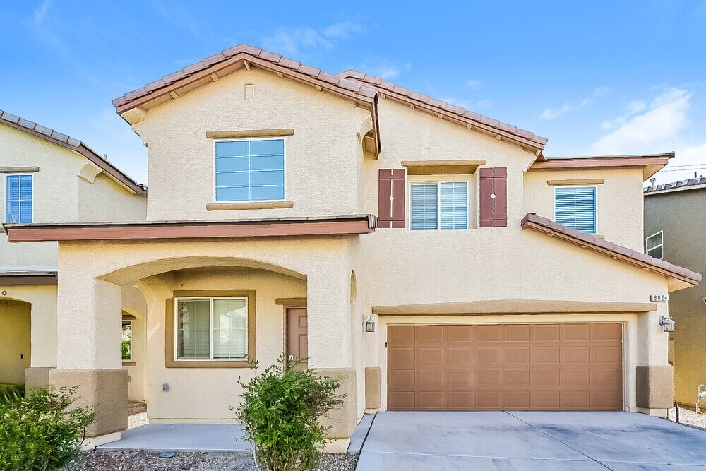 Foto principal - 8024 Carr Valley St