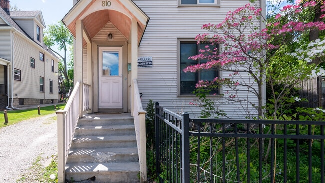 Photo - 810 Church St House