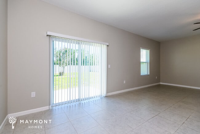 Building Photo - 2828 Granville Dr