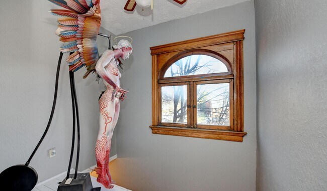 Foto del edificio - 705 Bryden Rd