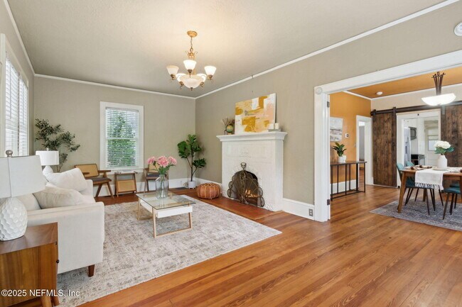 Foto del edificio - 3655 Walsh St