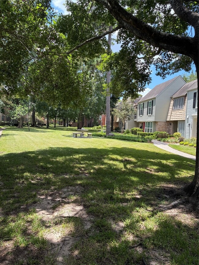 Building Photo - 13026 Trail Hollow Dr