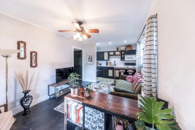 Foto del edificio - 619 N Clinton Ave