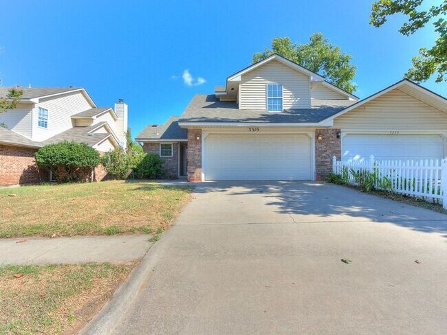 Building Photo - West Norman 2 Bed 2 Bath with Bonus /Flex ...