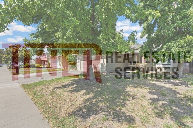 Foto del edificio - North Sacramento 4 Bedroom Home with cover...