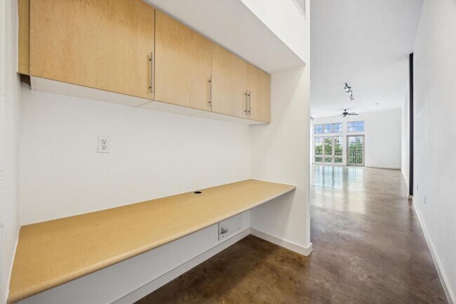 Foto del edificio - 2235 E 6th St