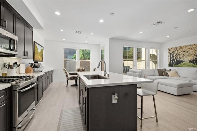 Foto del edificio - 29 Prominence