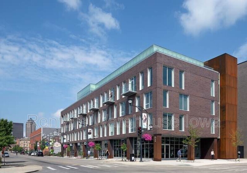 Foto principal - 350 E Locust St