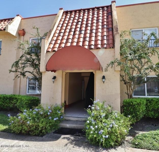 Building Photo - 3864 La Mirada Dr N